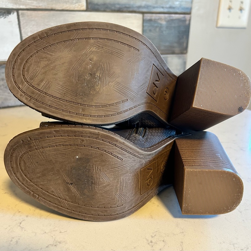 DV by Dolce Vita Teisha Buckle Stacked Block Heel Ankle Bootie Sandals - Picture 13 of 14